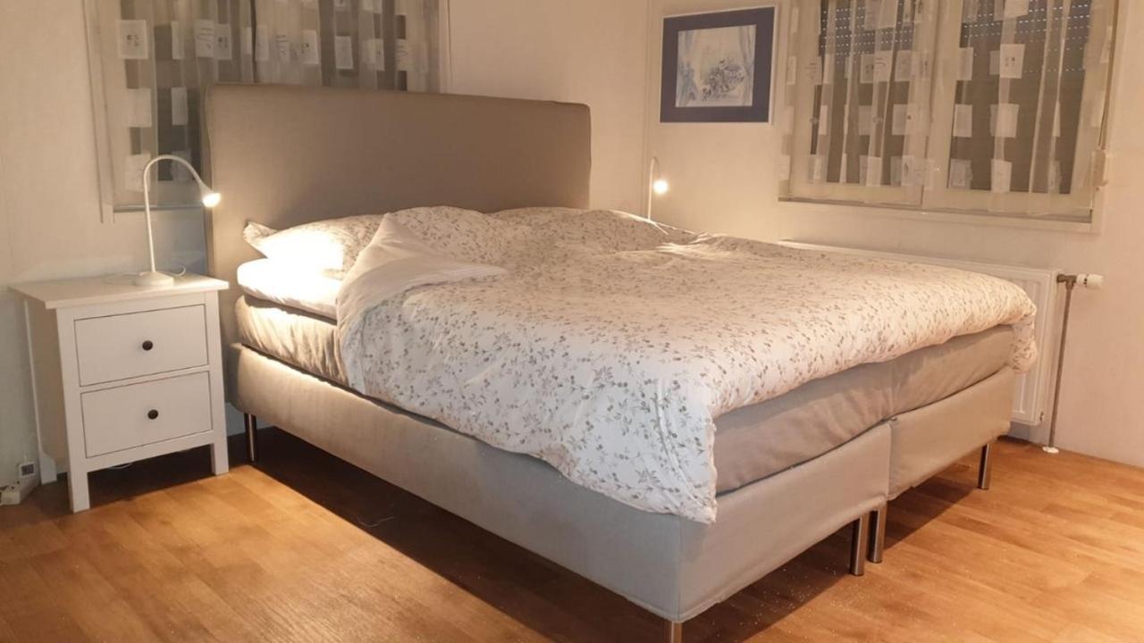 Chalet Buutengeweun, Met Luxe Jacuzzi En Tonsauna سينت انالاند المظهر الخارجي الصورة
