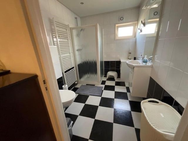 Chalet Buutengeweun, Met Luxe Jacuzzi En Tonsauna سينت انالاند المظهر الخارجي الصورة