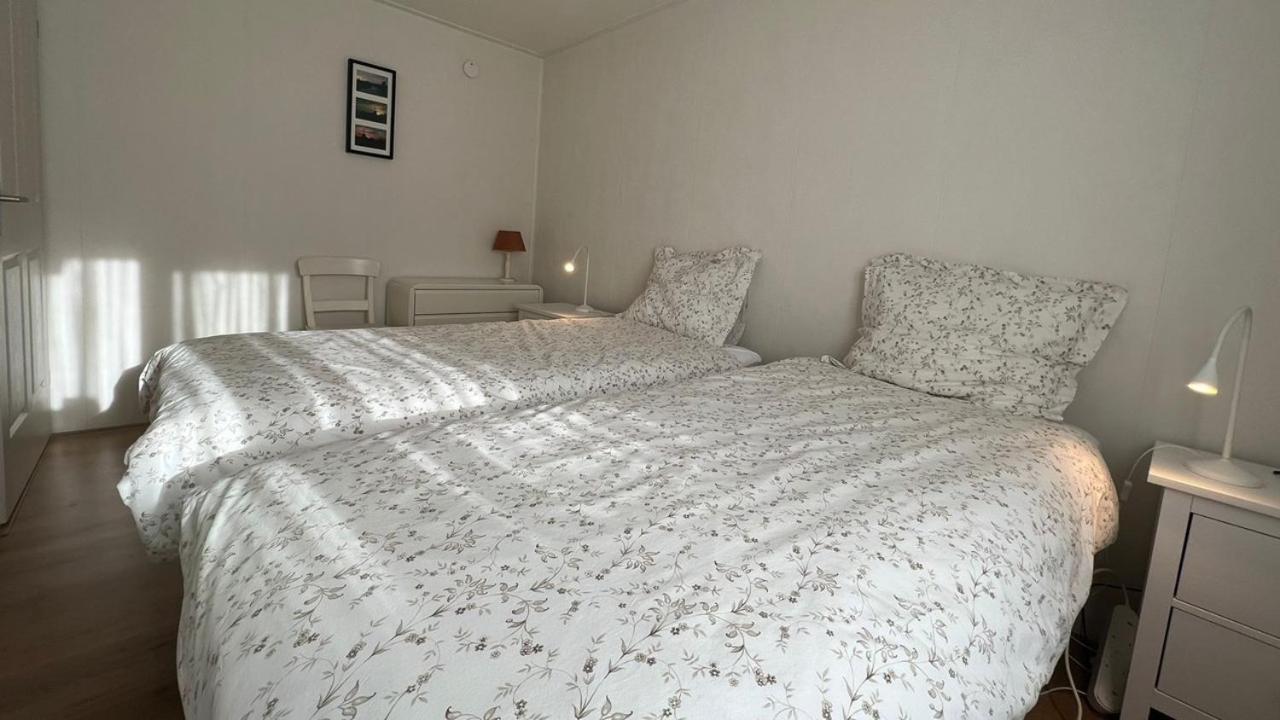 Chalet Buutengeweun, Met Luxe Jacuzzi En Tonsauna سينت انالاند المظهر الخارجي الصورة
