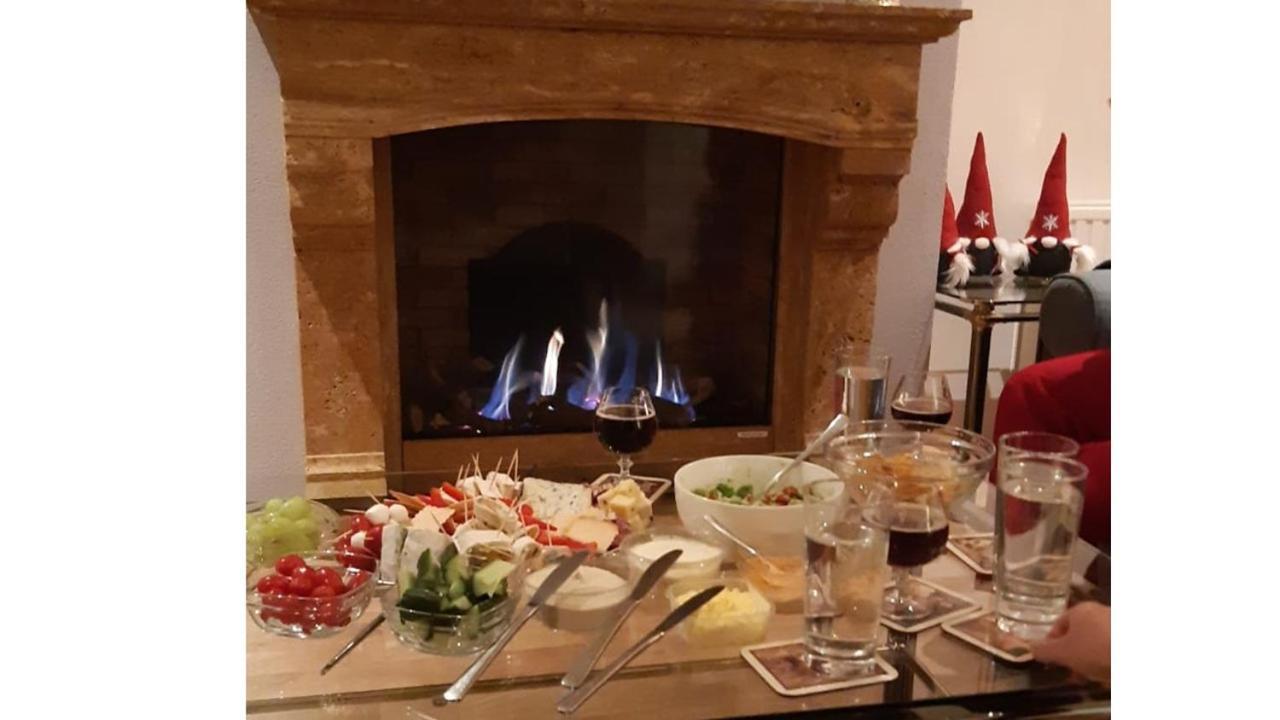 Chalet Buutengeweun, Met Luxe Jacuzzi En Tonsauna سينت انالاند المظهر الخارجي الصورة